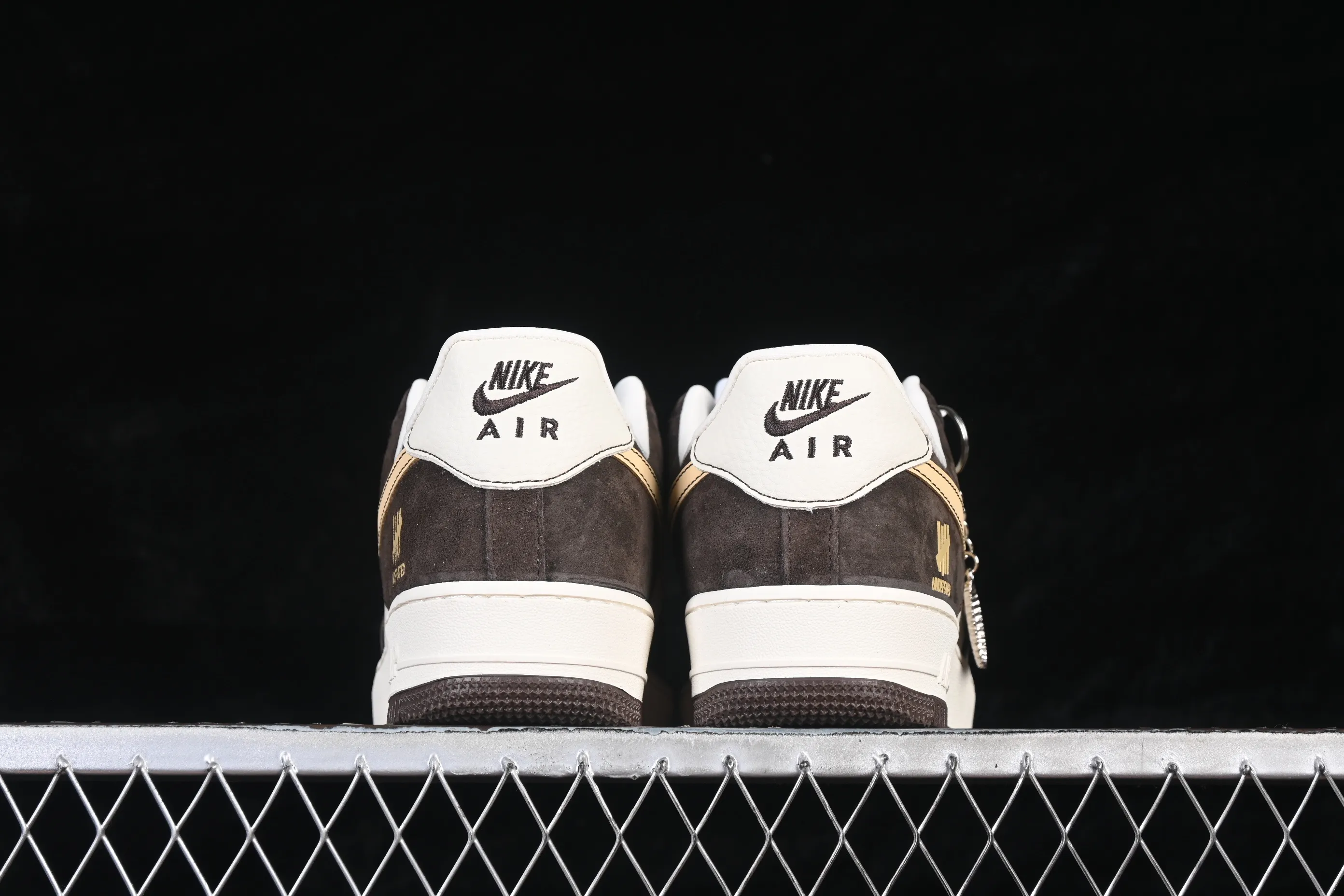 All categories Nk Air Force 1 Air Force series Nk Air Force 1 Low Air Force low top Nike Air Force 1'07 Low joint brown white gold Air Force 1 low top casual sneakers KD1688-001